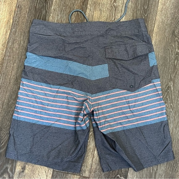 Far West Shorts - Picture 3 of 4